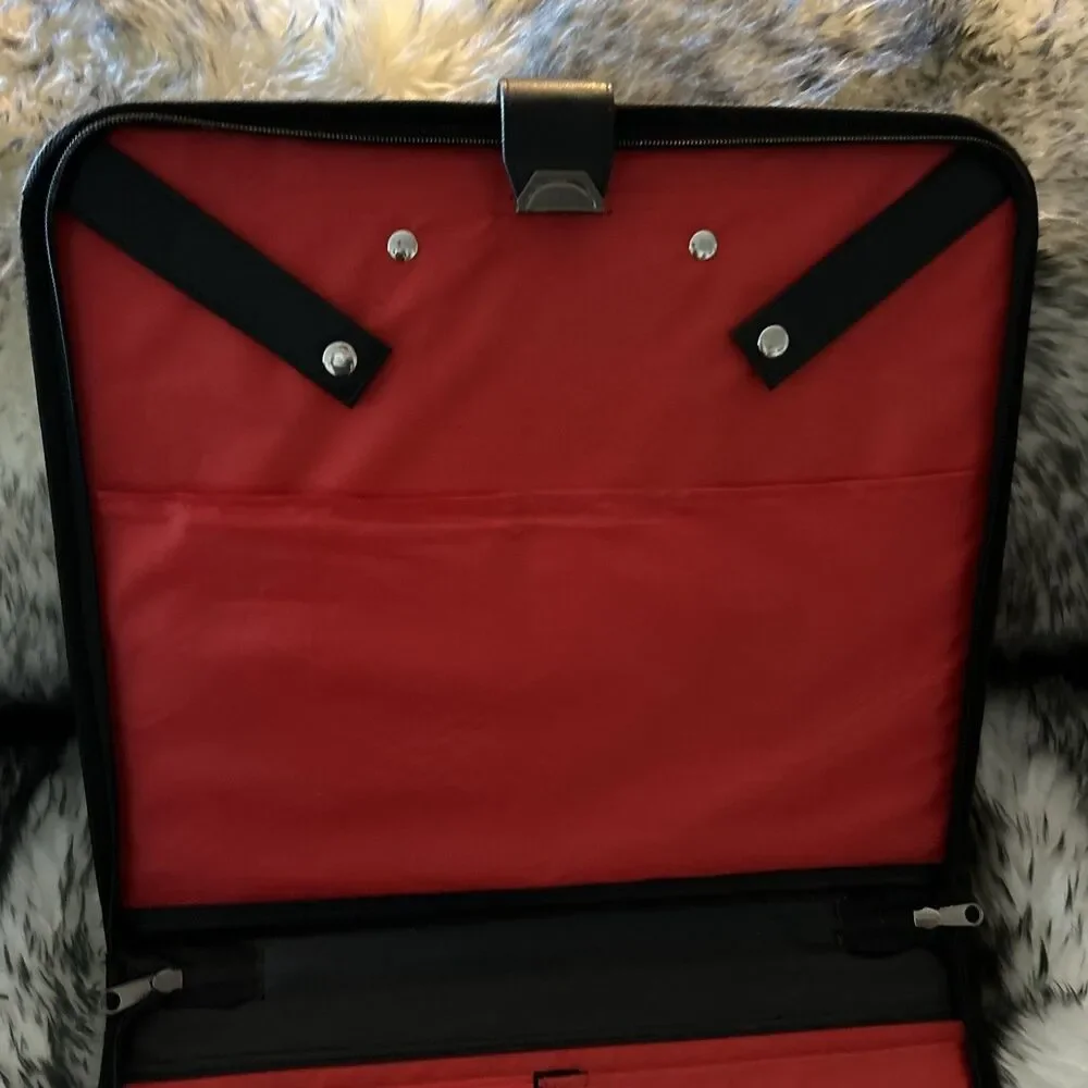 Portafolio Brief Case With Fold Out Flaps